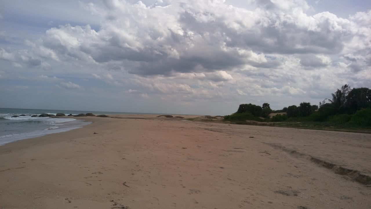 Light House Beach Hut Komari Exterior foto